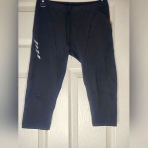 Adidas Climacool Knee Length Women's Size M Active Crop Pocket Leggings